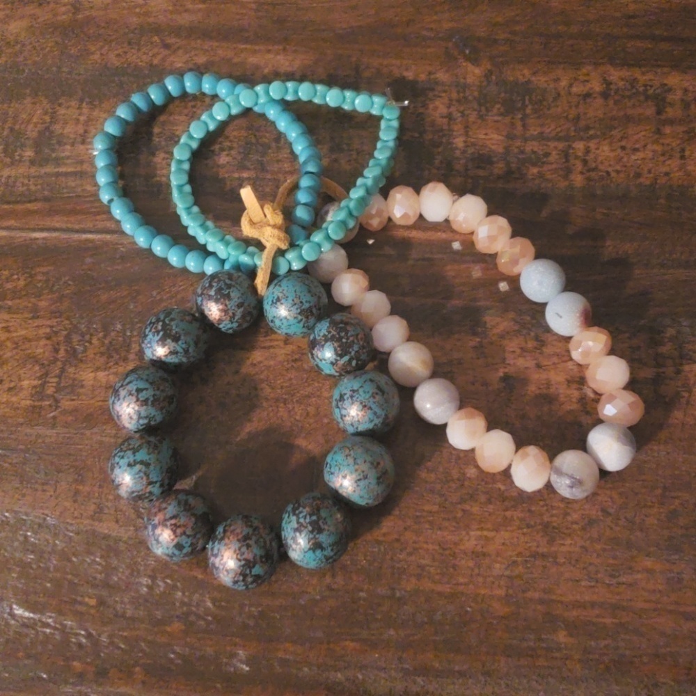 Turquoise bead bracelet set